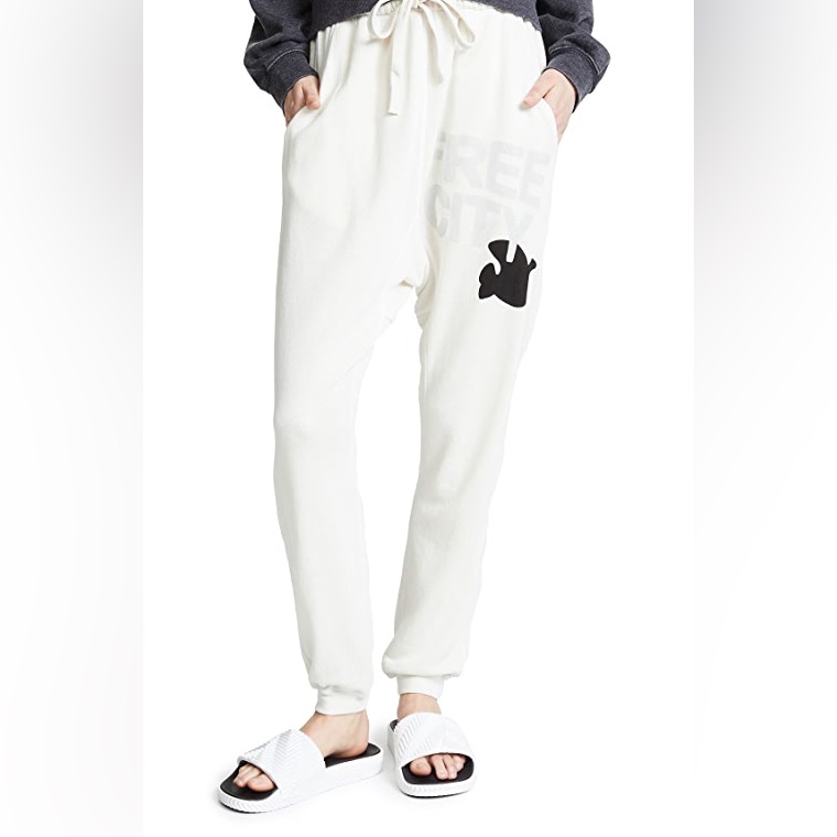 Free City Super Fluffy Pocket Logo Creamy Yumm Sweatpants